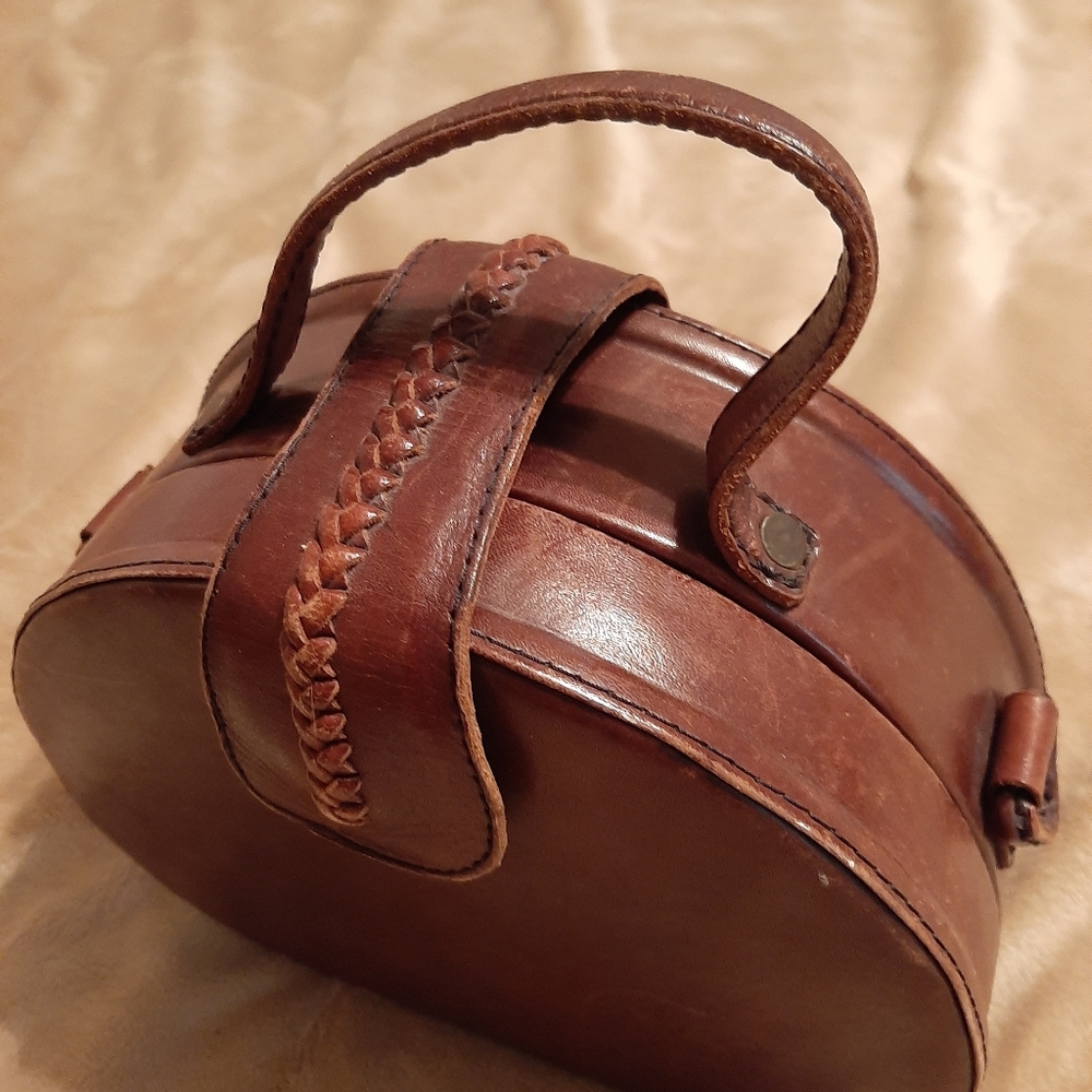 1970's Elliot Lucca, dark brown leather hat box purse. Made in Indonesia. - Picture 2 of 5